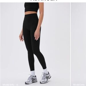 NWOT Adanola leggings